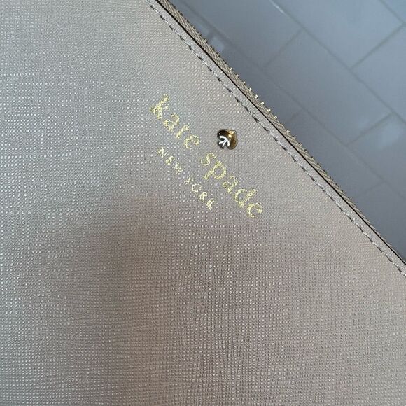 Kate Spade Cream Leather Continental Full Zip Wallet - Picture 4 of 10